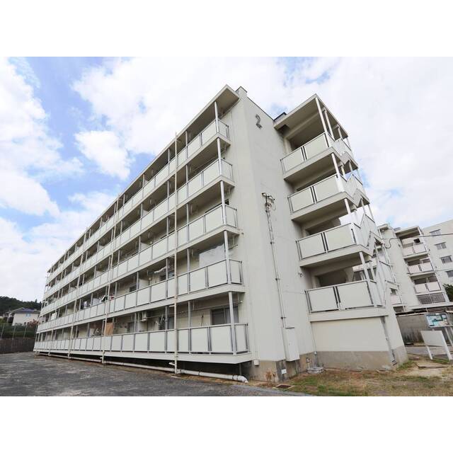 呉駅より徒歩12分 築55年4ヶ月 5階建の賃貸物件