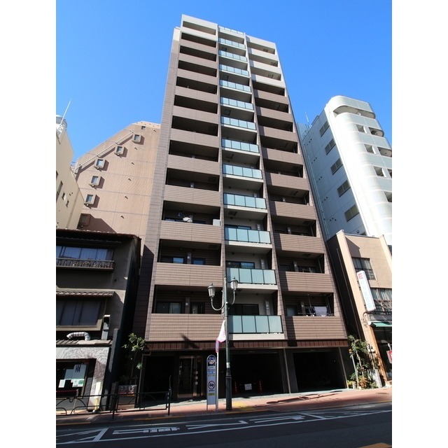 湯島駅より徒歩1分 築4年5ヶ月 15階建の賃貸物件