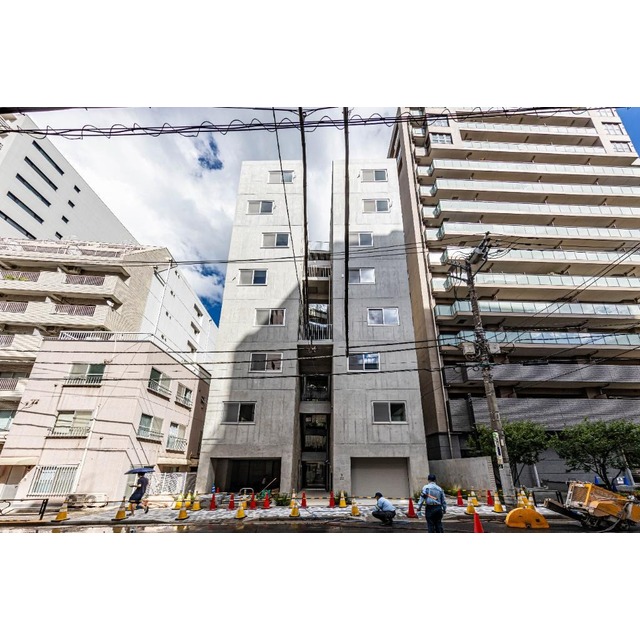 湯島駅より徒歩4分 築2年3ヶ月 8階建の賃貸物件