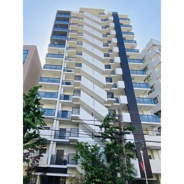 新中野駅より徒歩4分 築9年5ヶ月 13階建の賃貸物件