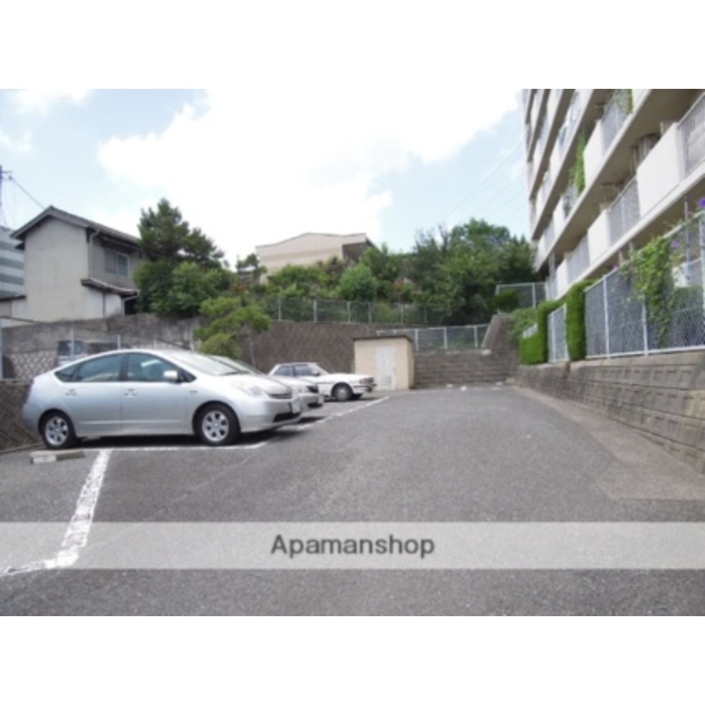 吉備線 備前三門駅 地上7階建て 築30年 岡山県岡山市北区京山001 (9.5万円／3DK (和室6 洋室6 洋室6 DK9.8)／63.