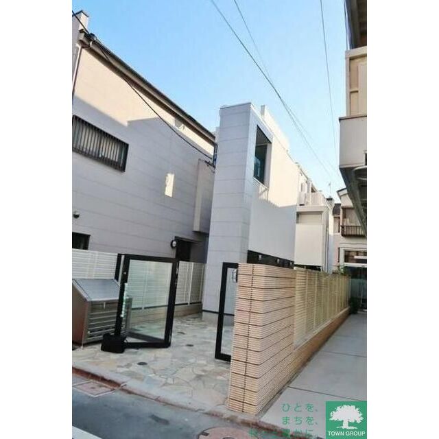 洗足池駅より徒歩10分 築6年9ヶ月 3階建の賃貸物件