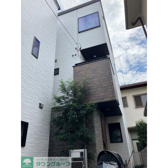 北大宮駅より徒歩9分 築4年2ヶ月 3階建の賃貸物件