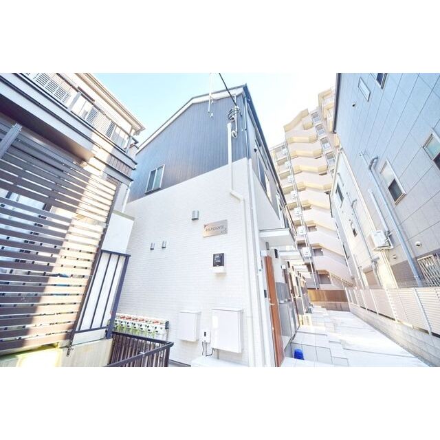 平井駅より徒歩12分 築8年11ヶ月 2階建の賃貸物件