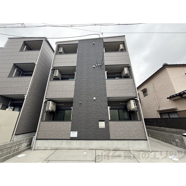 千里丘駅より徒歩13分 新築 3階建の賃貸物件