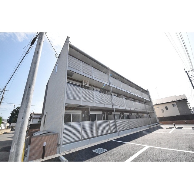 飯能駅より徒歩16分 築8年2ヶ月 3階建の賃貸物件