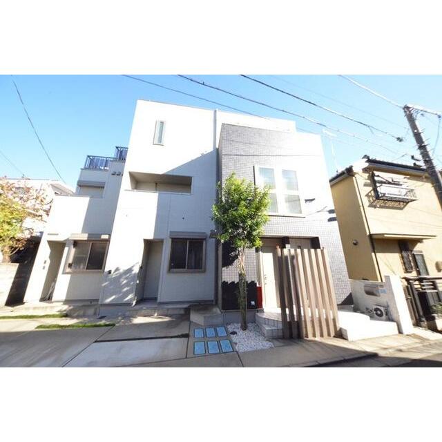 新高円寺駅より徒歩11分 築16年8ヶ月 3階建の賃貸物件