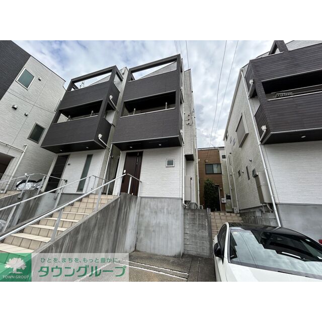 反町駅より徒歩4分 築10年7ヶ月 3階建の賃貸物件