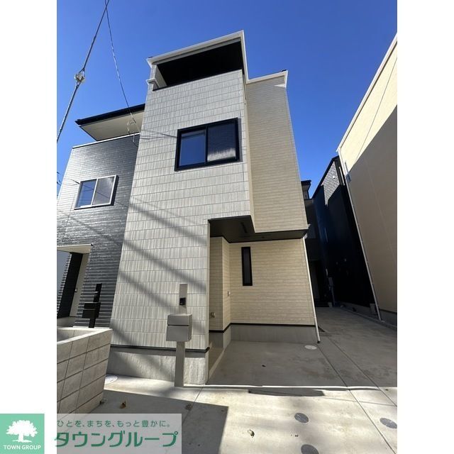 南与野駅より徒歩11分 築1年 3階建の賃貸物件