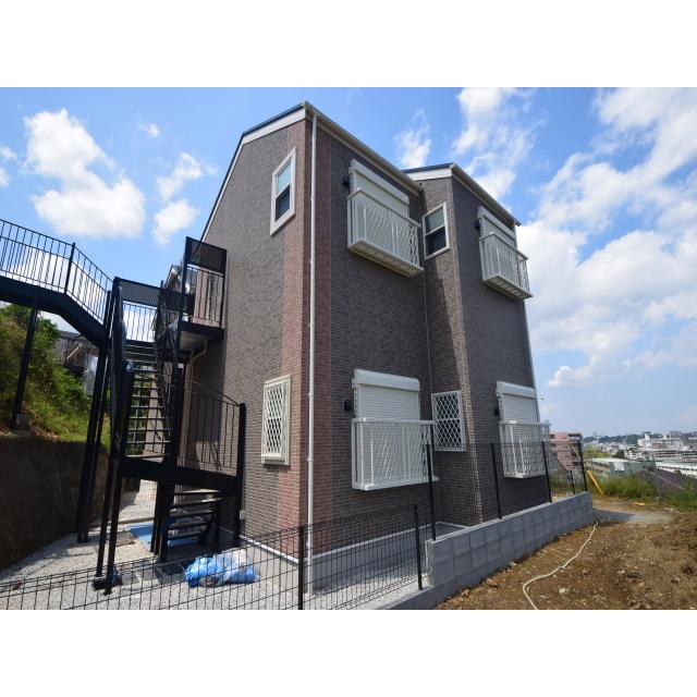 上大岡駅より徒歩10分 築8年4ヶ月 2階建の賃貸物件