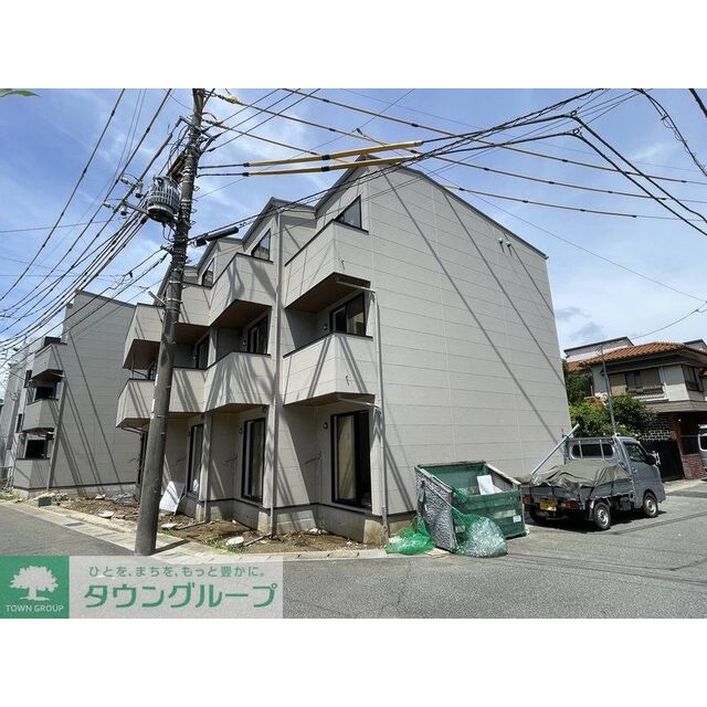 馬橋駅より徒歩6分 新築 3階建の賃貸物件