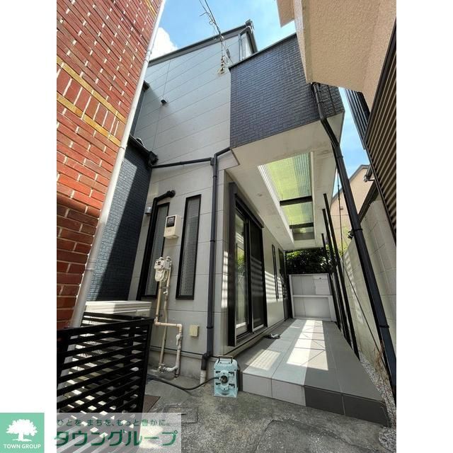 学芸大学駅より徒歩18分 築56年10ヶ月 2階建の賃貸物件