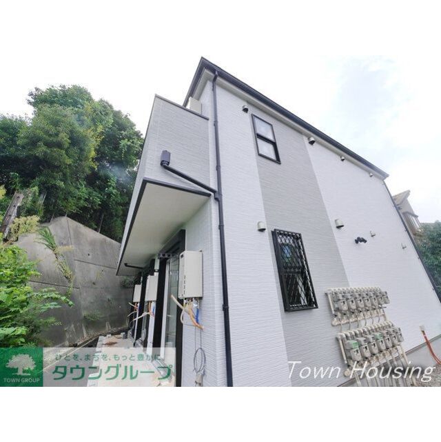 中山駅より徒歩18分 築6年2ヶ月 2階建の賃貸物件