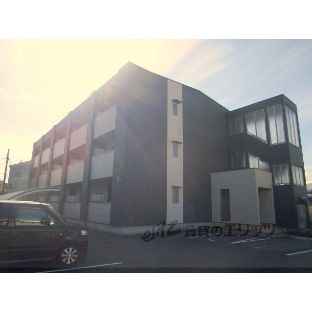 南摂津駅より徒歩17分 築13年7ヶ月 3階建の賃貸物件