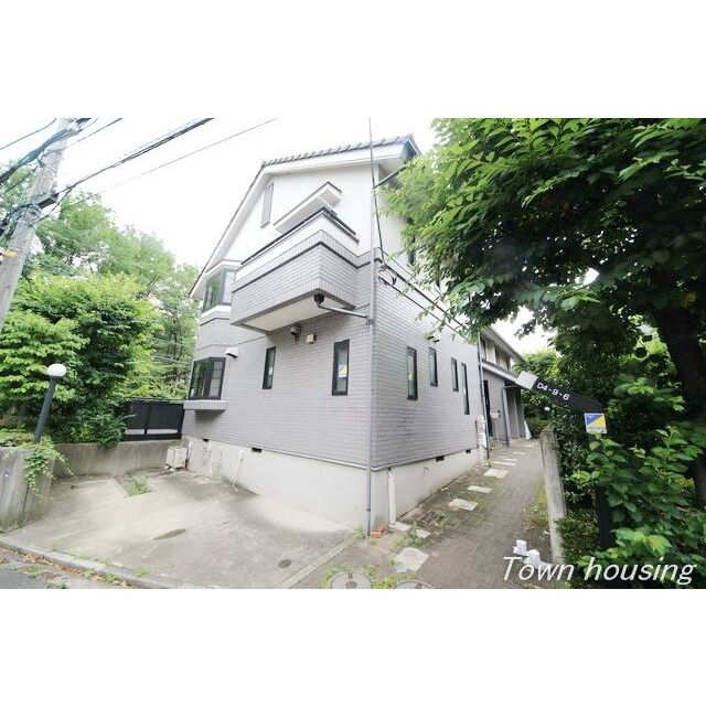 たまプラーザ駅より徒歩12分 築32年8ヶ月 2階建の賃貸物件