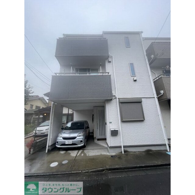 南浦和駅より徒歩11分 築7年11ヶ月 3階建の賃貸物件