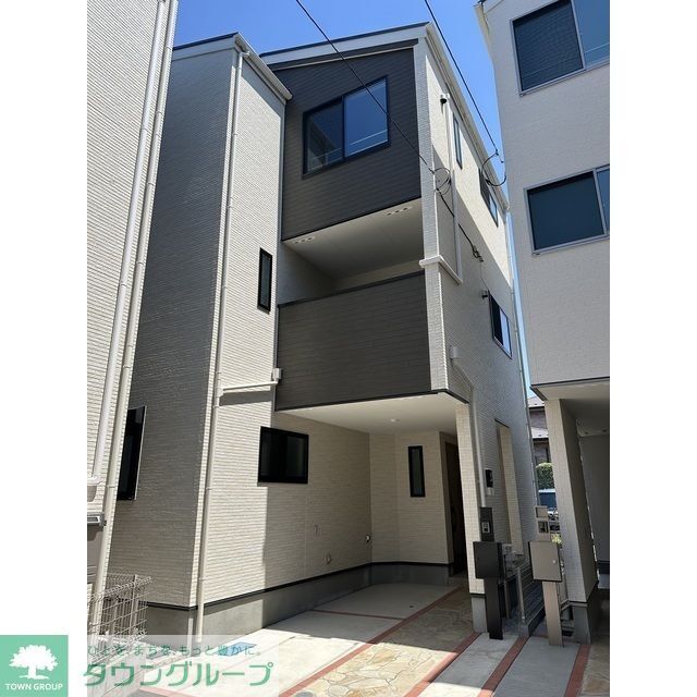 鉄道博物館（大成）駅より徒歩9分 築2年9ヶ月 3階建の賃貸物件