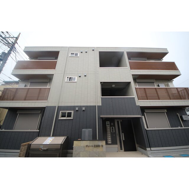 北浦和駅より徒歩6分 築1年3ヶ月 3階建の賃貸物件