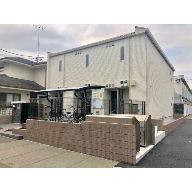 高尾駅より徒歩12分 築6年8ヶ月 2階建の賃貸物件