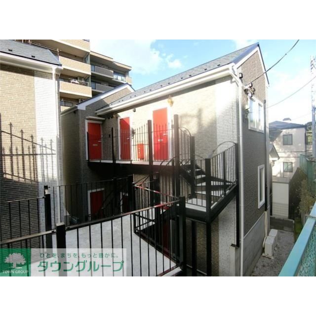 弘明寺駅より徒歩13分 築7年2ヶ月 2階建の賃貸物件