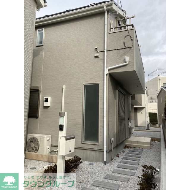 府中本町駅より徒歩19分 築3年 2階建の賃貸物件