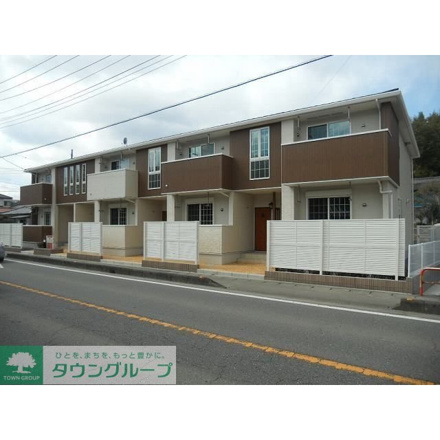 東富岡駅より徒歩30分 築13年9ヶ月 2階建の賃貸物件