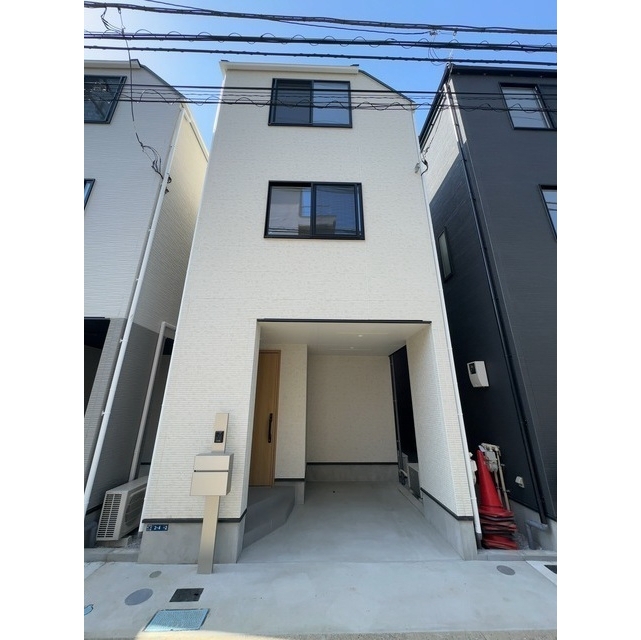 武蔵新城駅より徒歩7分 築2年10ヶ月 3階建の賃貸物件