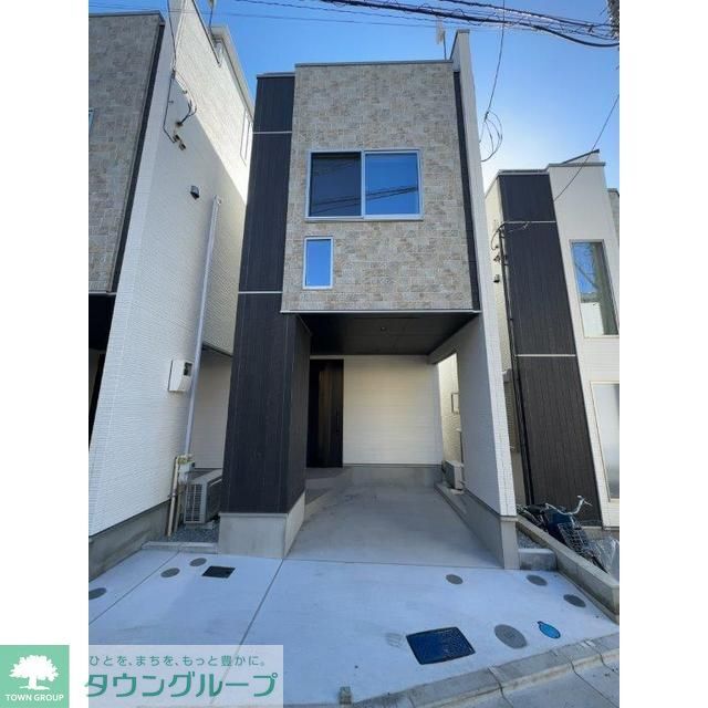 鶴ケ峰駅より徒歩8分 築2年9ヶ月 3階建の賃貸物件