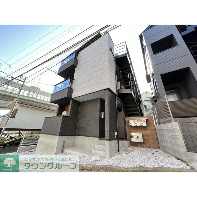 南太田駅より徒歩11分 築3年8ヶ月 3階建の賃貸物件