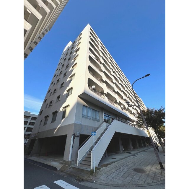 横須賀中央駅より徒歩11分 築48年4ヶ月 10階建の賃貸物件