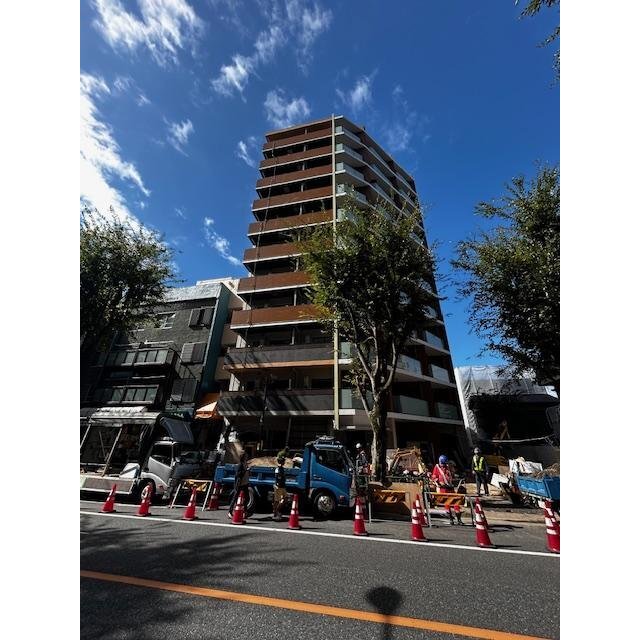 三鷹駅より徒歩4分 築1年 12階建の賃貸物件