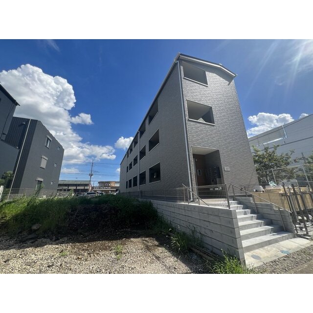 西浦和駅より徒歩9分 築1年4ヶ月 3階建の賃貸物件