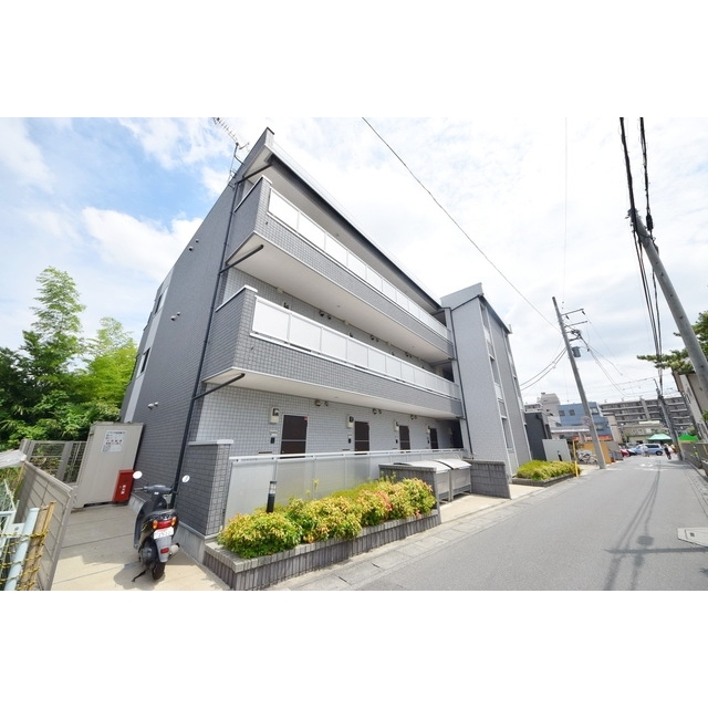 与野本町駅より徒歩22分 築13年11ヶ月 3階建の賃貸物件