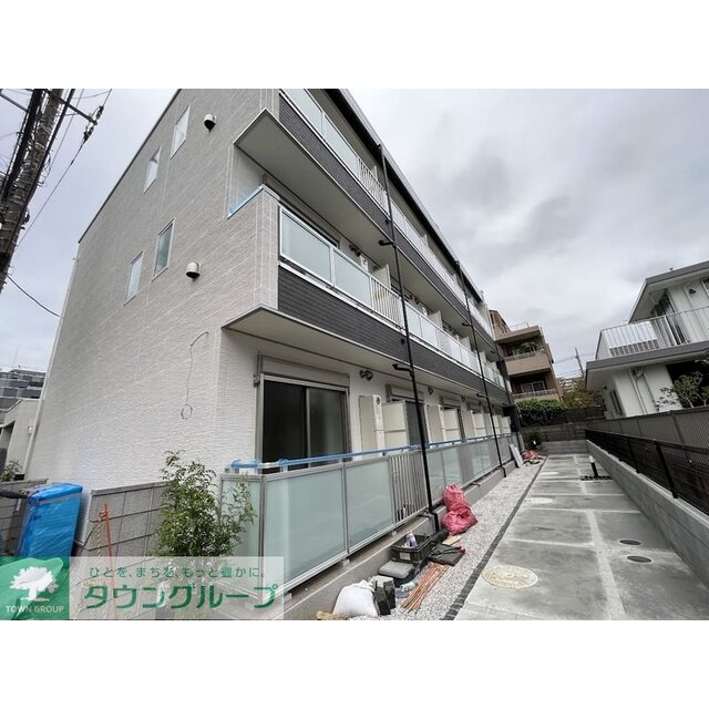 京王多摩センター駅より徒歩12分 築1年1ヶ月 3階建の賃貸物件