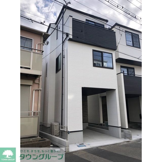 西川口駅より徒歩14分 築2年1ヶ月 3階建の賃貸物件