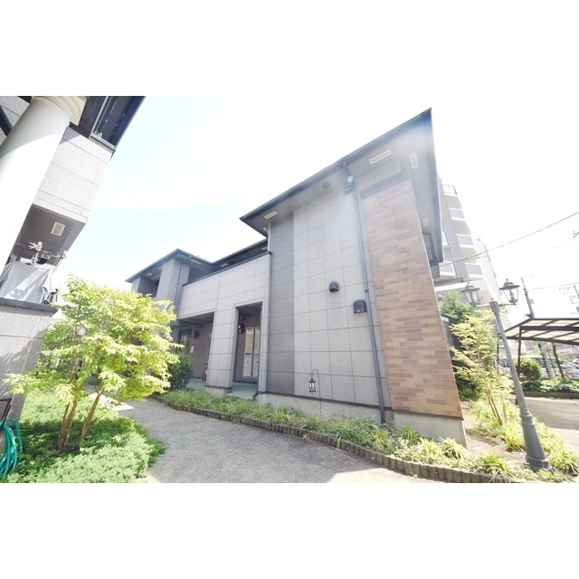 五反野駅より徒歩5分 築22年11ヶ月 2階建の賃貸物件