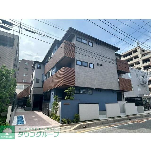 武蔵浦和駅より徒歩7分 新築 3階建の賃貸物件