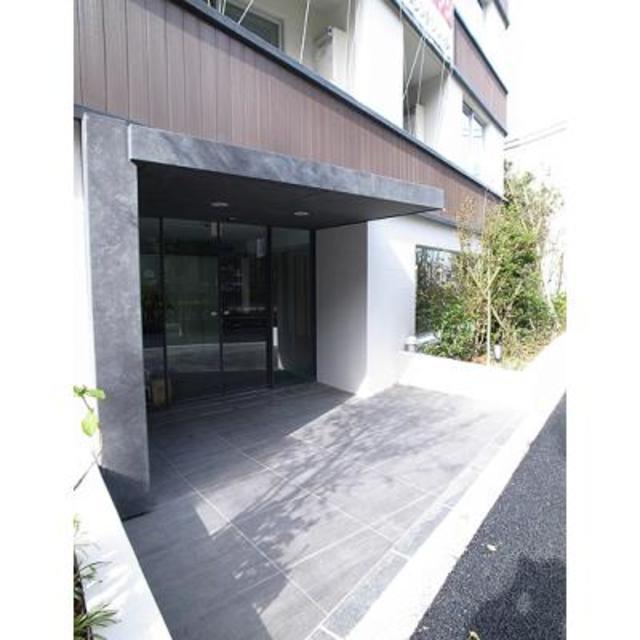 三軒茶屋駅より徒歩10分 築15年1ヶ月 9階建の賃貸物件