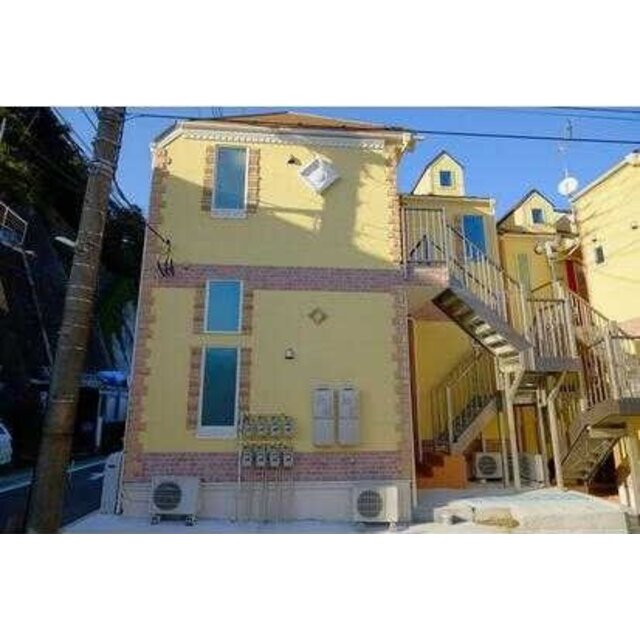 田浦駅より徒歩8分 築7年4ヶ月 2階建の賃貸物件