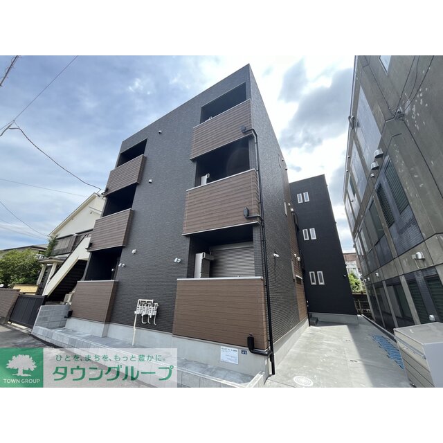 本厚木駅より徒歩8分 築1年5ヶ月 3階建の賃貸物件