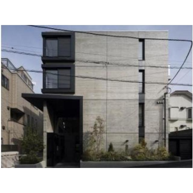 新宿駅より徒歩7分 築6年7ヶ月 4階建の賃貸物件