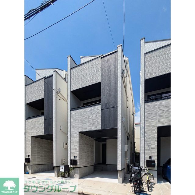 反町駅より徒歩8分 築3年6ヶ月 3階建の賃貸物件