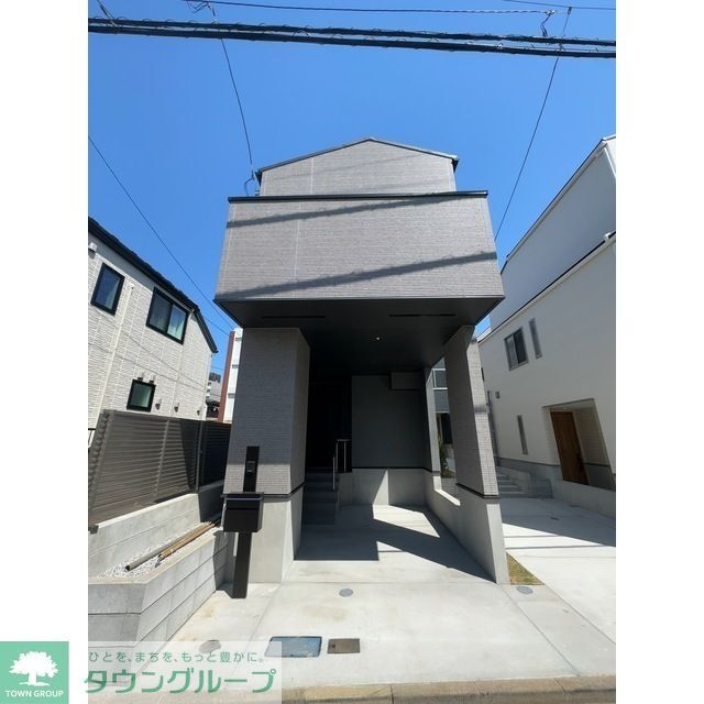 西荻窪駅より徒歩12分 築2年8ヶ月 3階建の賃貸物件