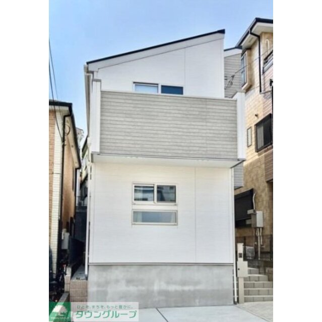 武蔵関駅より徒歩6分 築2年11ヶ月 2階建の賃貸物件