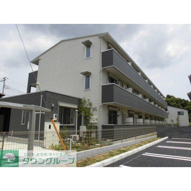 初石駅より徒歩15分 築7年4ヶ月 3階建の賃貸物件