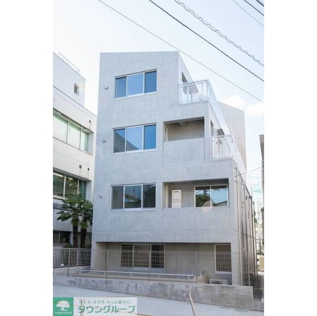 都立大学駅より徒歩10分 築8年4ヶ月 5階建の賃貸物件