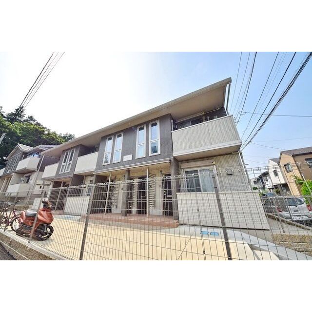 大和駅より徒歩20分 築9年11ヶ月 2階建の賃貸物件