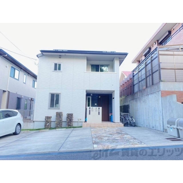 北千里駅より徒歩22分 築9年2ヶ月 2階建の賃貸物件