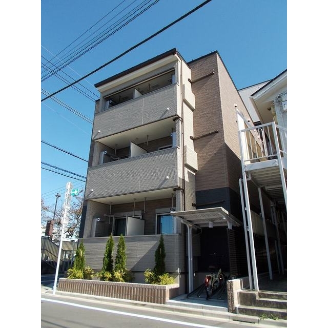 高島平駅より徒歩8分 築8年2ヶ月 3階建の賃貸物件