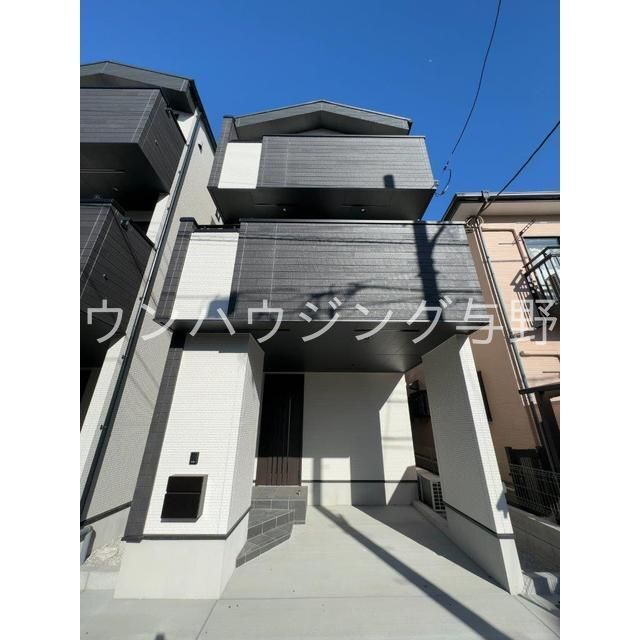 南与野駅より徒歩15分 築2年10ヶ月 3階建の賃貸物件